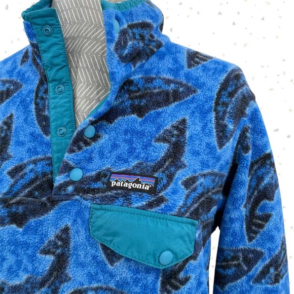 Patagonia Synchilla Leaping Oasis Blue Fish River Trout Fleece Pullover Size XS - Picture 2 of 9